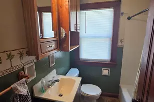 813 E 15th St, Sterling, IL 61081 - Photo 7