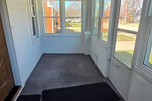 813 E 15th St, Sterling, IL 61081 - Photo 17