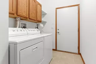 1967 Holloway Ct, Aurora, IL 60502 - Photo 23