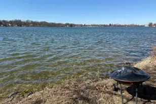 33498 N Lake Shore Dr, Grayslake, IL 60030 - Photo 3