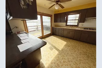 33498 N Lake Shore Drive, Grayslake, IL 60030 - Photo 7