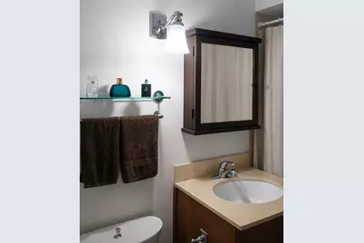 512 W Barry Avenue #205, Chicago, IL 60657 - Photo 11