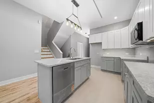 8839 S Colfax Ave, Chicago, IL 60617 - Photo 9