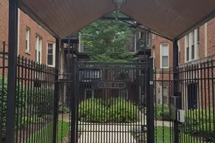 1657 W Pratt Blvd, Chicago, IL 60626 - Photo 1