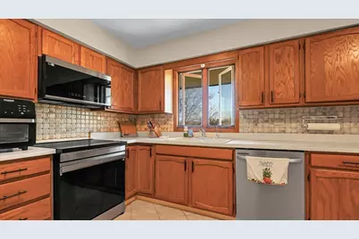 10985 S 84th Avenue #3B, Palos Hills, IL 60465 - Photo 9