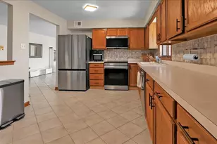 10985 S 84th Ave, Palos Hills, IL 60465 - Photo 7