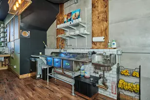 2607 W Peterson Ave, Chicago, IL 60659 - Photo 17