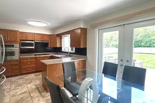 1402 Berry Ln, Flossmoor, IL 60422 - Photo 5