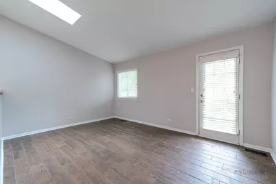 864 Fox Chase Drive, Round Lake Beach, IL 60073 - Photo 17