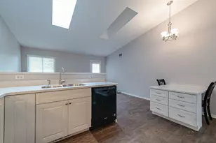 864 Fox Chase Dr, Round Lake Beach, IL 60073 - Photo 15