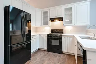 864 Fox Chase Dr, Round Lake Beach, IL 60073 - Photo 11