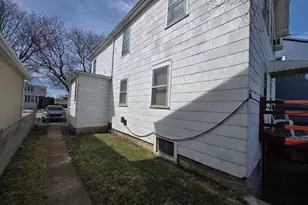 2531 N 75th Ave, Elmwood Park, IL 60707 - Photo 3