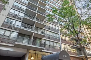 2740 N Pine Grove Ave, Chicago, IL 60614 - Photo 1