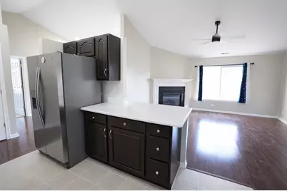 1084 Parkhill Circle #1084, Aurora, IL 60502 - Photo 7