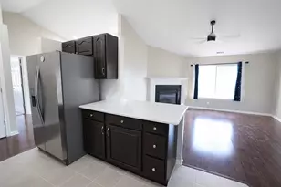 1084 Park Hill Cir, Aurora, IL 60502 - Photo 7