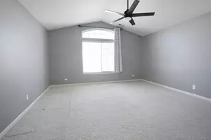 1084 Park Hill Cir, Aurora, IL 60502 - Photo 13