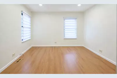 [Address not provided], Gurnee, IL 60031 - Photo 9