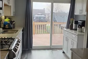 425 Norman Ln, Roselle, IL 60172 - Photo 5