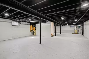 2018 N West St, Wheaton, IL 60187 - Photo 21