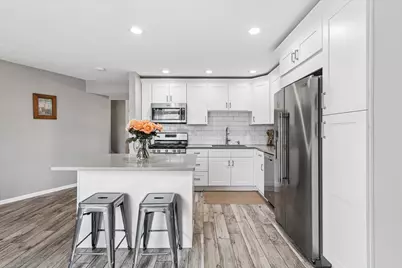 20 Oak Tree Court #20, Elmhurst, IL 60126 - Photo 7