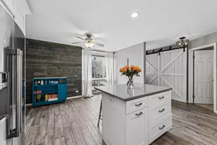 20 Oak Tree Ct, Elmhurst, IL 60126 - Photo 9