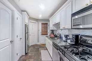 1038 Superior St, Oak Park, IL 60302 - Photo 5