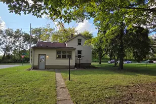 296 S Oak St, Manteno, IL 60950 - Photo 3