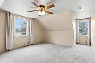 22 S Westlawn Ave, Aurora, IL 60506 - Photo 17