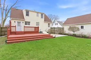 22 S Westlawn Ave, Aurora, IL 60506 - Photo 3