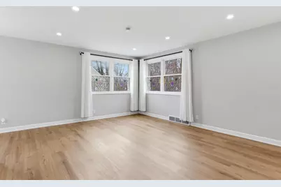 22 S Westlawn Avenue, Aurora, IL 60506 - Photo 7