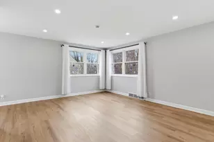 22 S Westlawn Ave, Aurora, IL 60506 - Photo 7