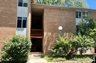 5817 Oakwood Dr, Lisle, IL 60532 - Photo 1