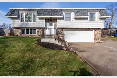 5644 Appomattox Road, Davenport, IA 52806 - Photo 1