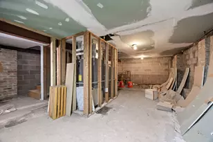 1527 W 18th Pl, Chicago, IL 60608 - Photo 33