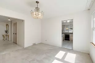 7241 N Lowell Ave, Lincolnwood, IL 60712 - Photo 15
