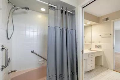 7241 N Lowell Avenue, Lincolnwood, IL 60712 - Photo 25