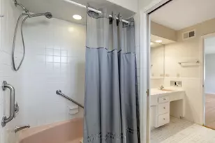 7241 N Lowell Ave, Lincolnwood, IL 60712 - Photo 25