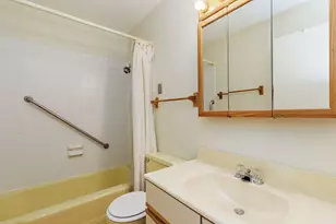 1000 Jackson Ave, Saint Charles, IL 60174 - Photo 11