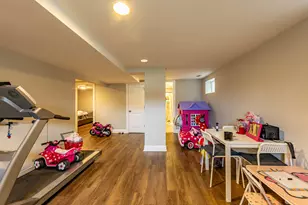 3938 W 66th Pl, Chicago, IL 60629 - Photo 9