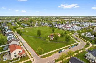 939 Four Seasons Blvd, Aurora, IL 60504 - Photo 31