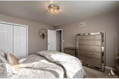 204 S Iowa Avenue, Addison, IL 60101 - Photo 23