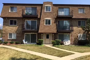 9430 Bay Colony Dr, Des Plaines, IL 60016 - Photo 1