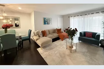 9430 Bay Colony Drive #2N, Des Plaines, IL 60016 - Photo 3