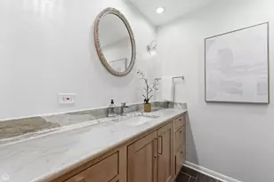 1127 W Albion Ave, Chicago, IL 60626 - Photo 17