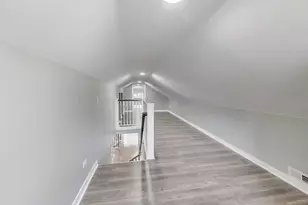 10229 S Calumet Ave, Chicago, IL 60628 - Photo 25