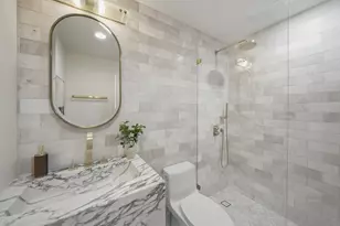 111 E Chestnut St, Chicago, IL 60611 - Photo 59