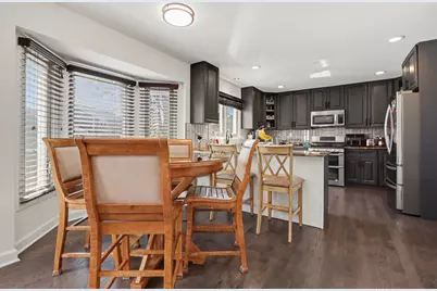 215 E Brookwood Lane E, Bolingbrook, IL 60440 - Photo 7