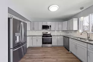 905 Thorn Creek Dr, Joliet, IL 60436 - Photo 9