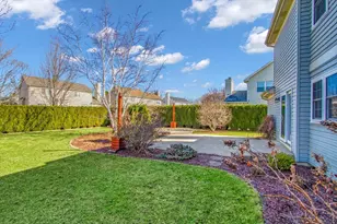 130 Whitehall Ct, Grayslake, IL 60030 - Photo 31