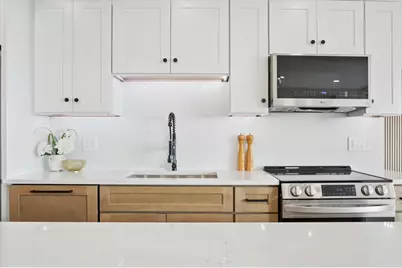 3180 N Lake Shore Drive #13C, Chicago, IL 60657 - Photo 5